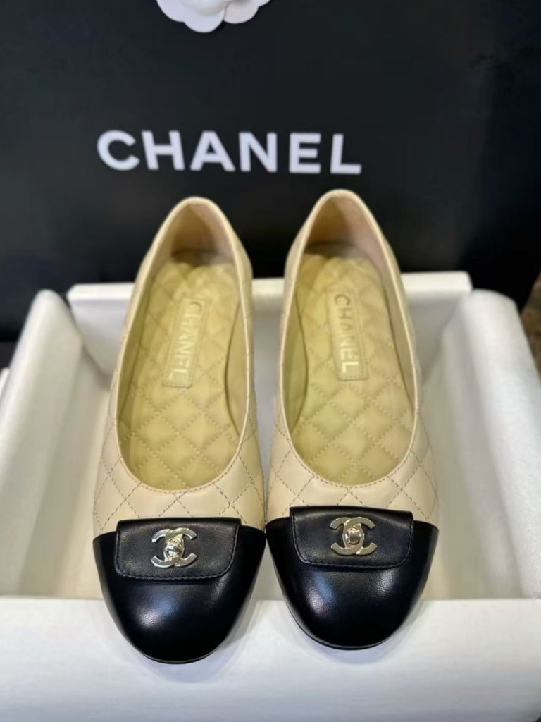 Chanel Twotone Quilted Gold Cc Turnlock Roundtoe Ballet Flats